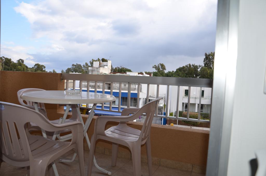 Surf & Sun Holiday Apartments Lemesós Eksteriør bilde
