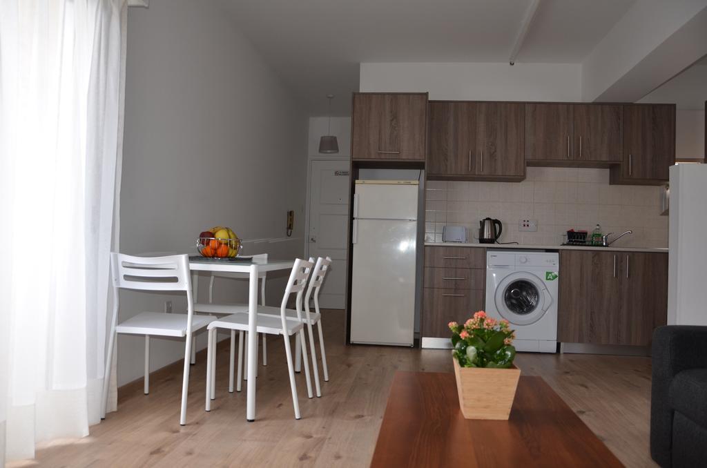 Surf & Sun Holiday Apartments Lemesós Eksteriør bilde
