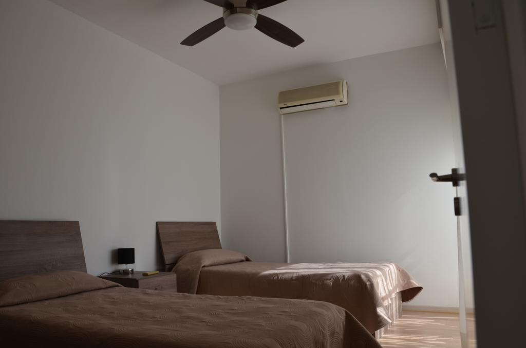 Surf & Sun Holiday Apartments Lemesós Eksteriør bilde