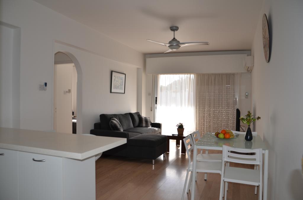 Surf & Sun Holiday Apartments Lemesós Eksteriør bilde