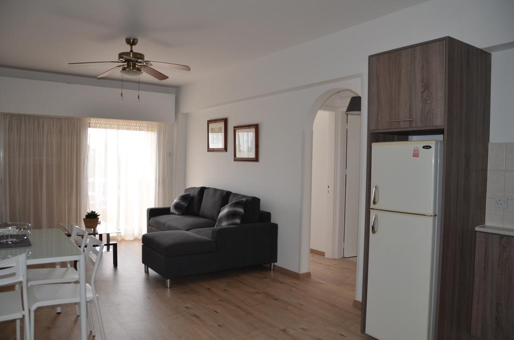 Surf & Sun Holiday Apartments Lemesós Eksteriør bilde