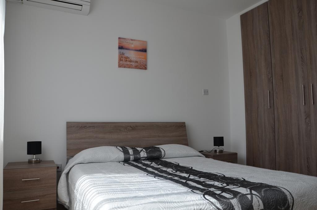 Surf & Sun Holiday Apartments Lemesós Eksteriør bilde
