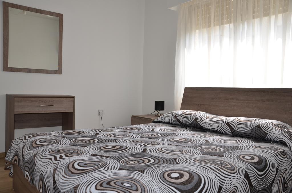 Surf & Sun Holiday Apartments Lemesós Eksteriør bilde