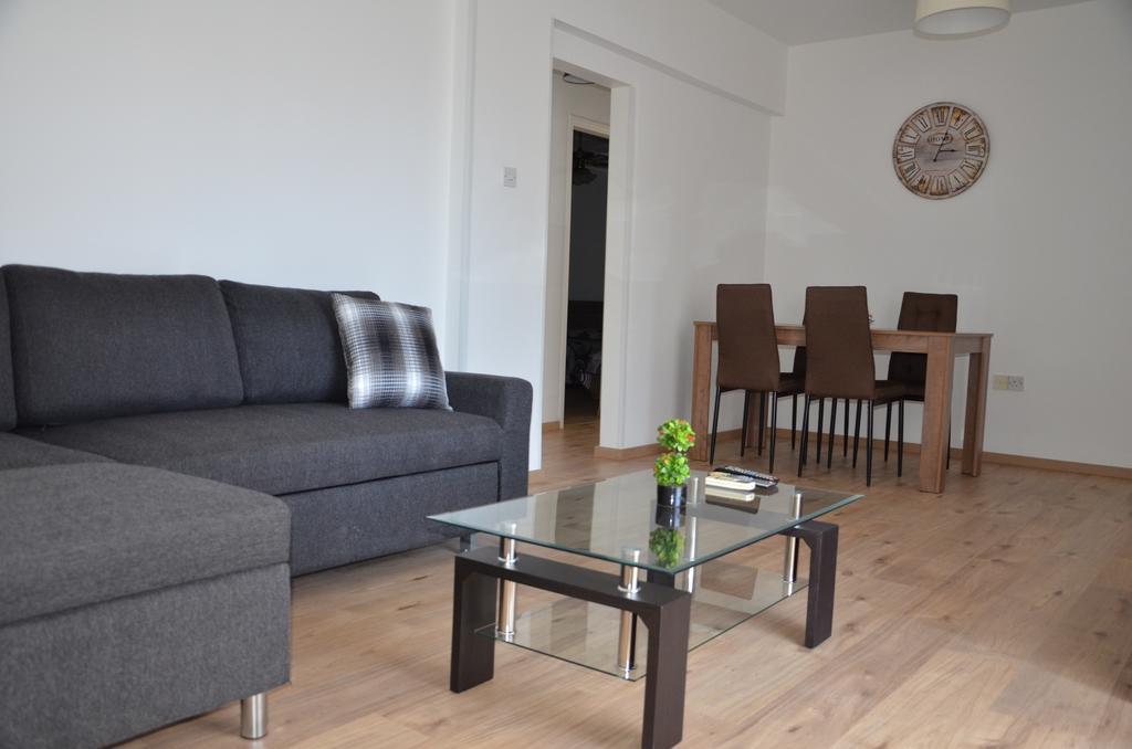 Surf & Sun Holiday Apartments Lemesós Eksteriør bilde