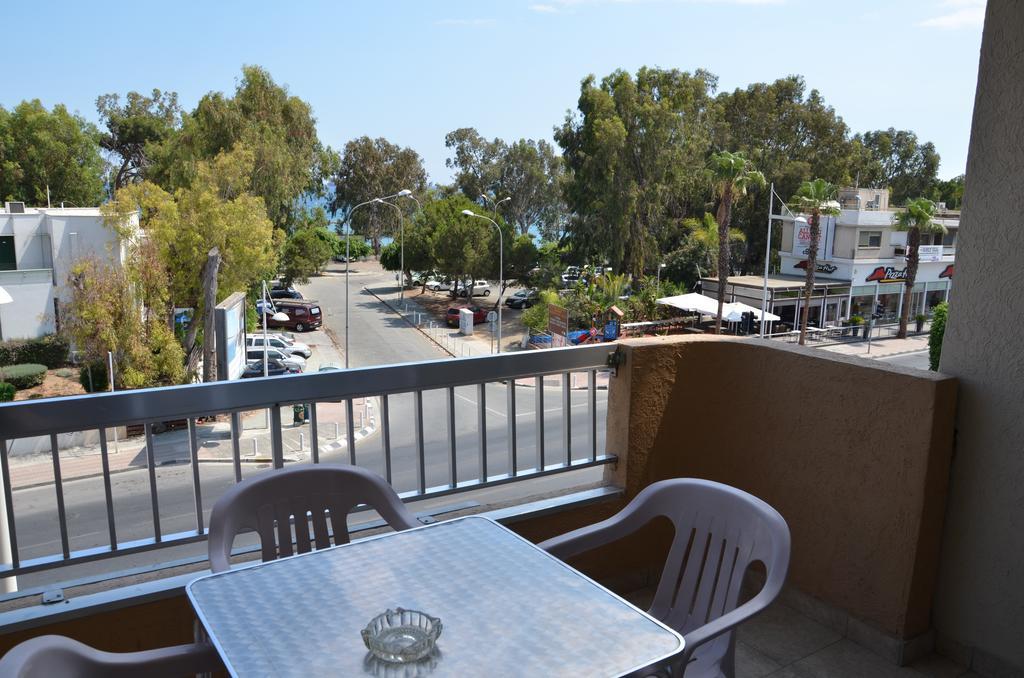 Surf & Sun Holiday Apartments Lemesós Eksteriør bilde