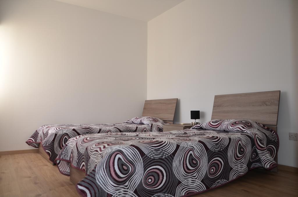 Surf & Sun Holiday Apartments Lemesós Eksteriør bilde