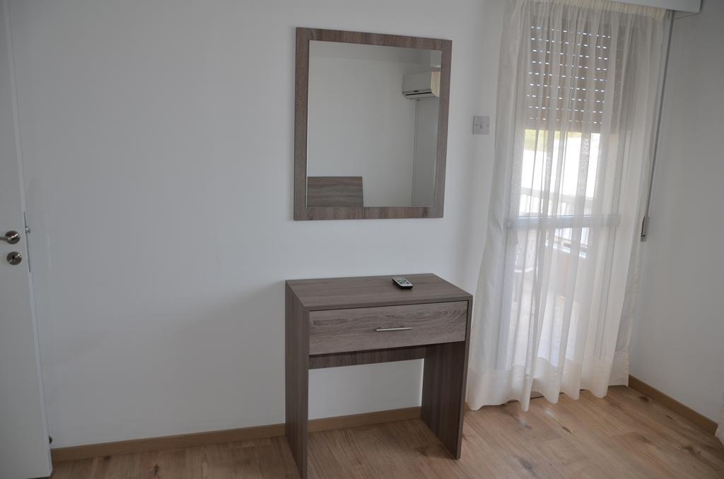 Surf & Sun Holiday Apartments Lemesós Eksteriør bilde