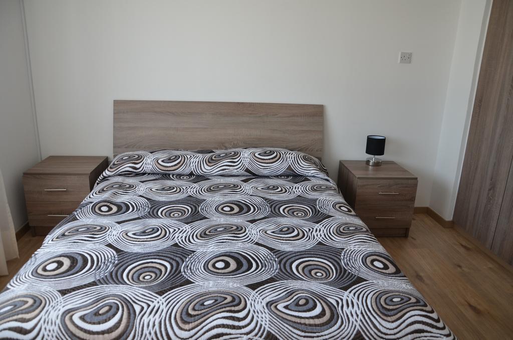 Surf & Sun Holiday Apartments Lemesós Eksteriør bilde